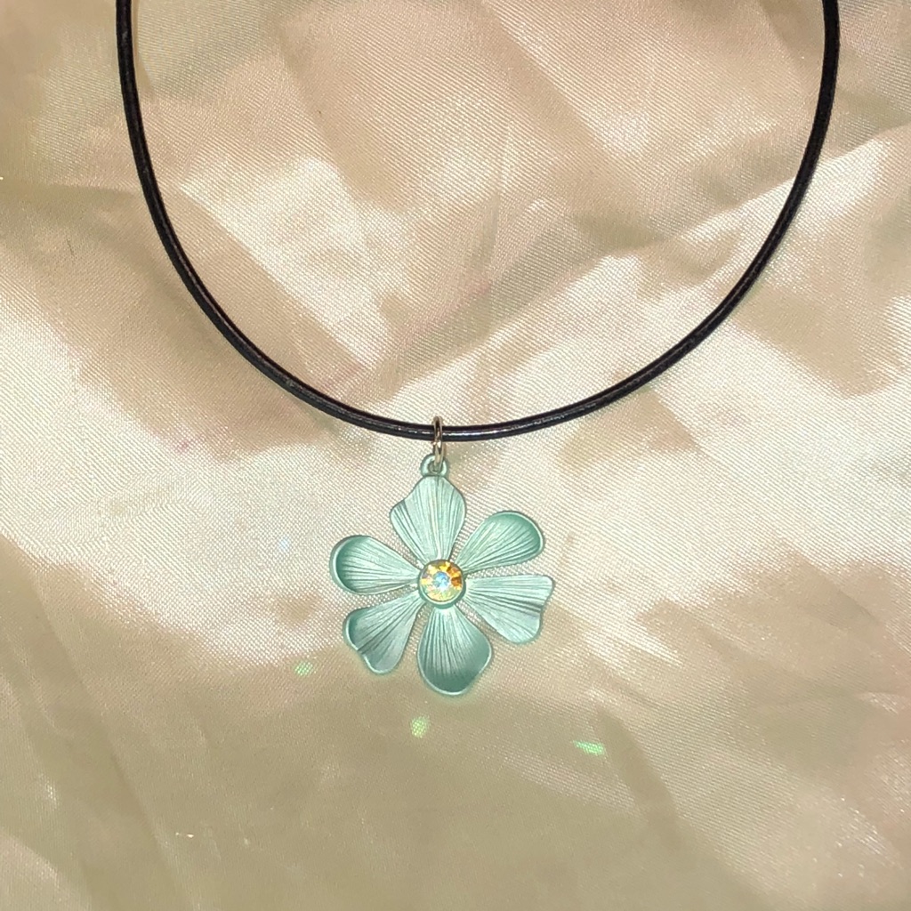 Turquoise Flower Crystal Pendant On Leather